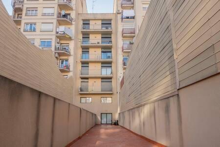 Bright And Modern Duplex With Terrace In Eixample District P2 Apartment Barcelona Bagian luar foto